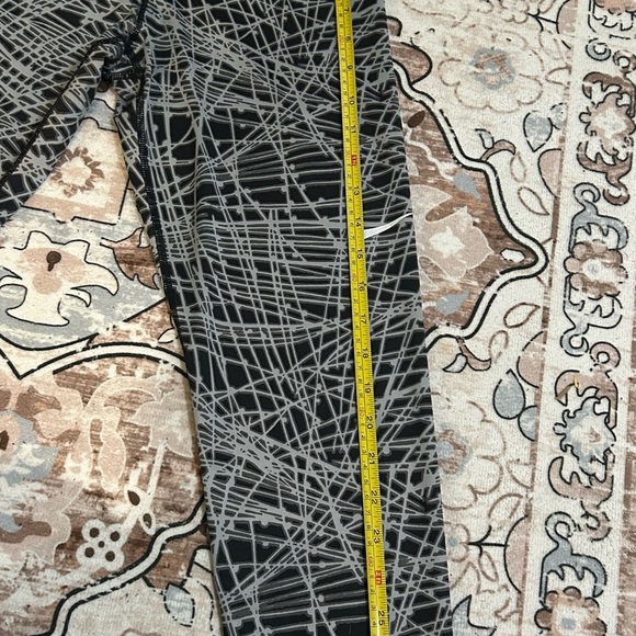 Women's Nike Pro Dri-Fit Black, White Crop Leggings Size Medium - Picture 4 of 10